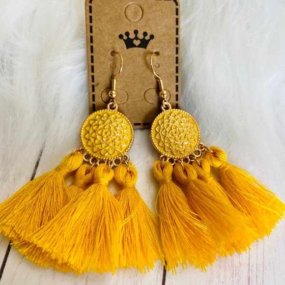 Jewelry - Boho yellow tassel earrings NEW